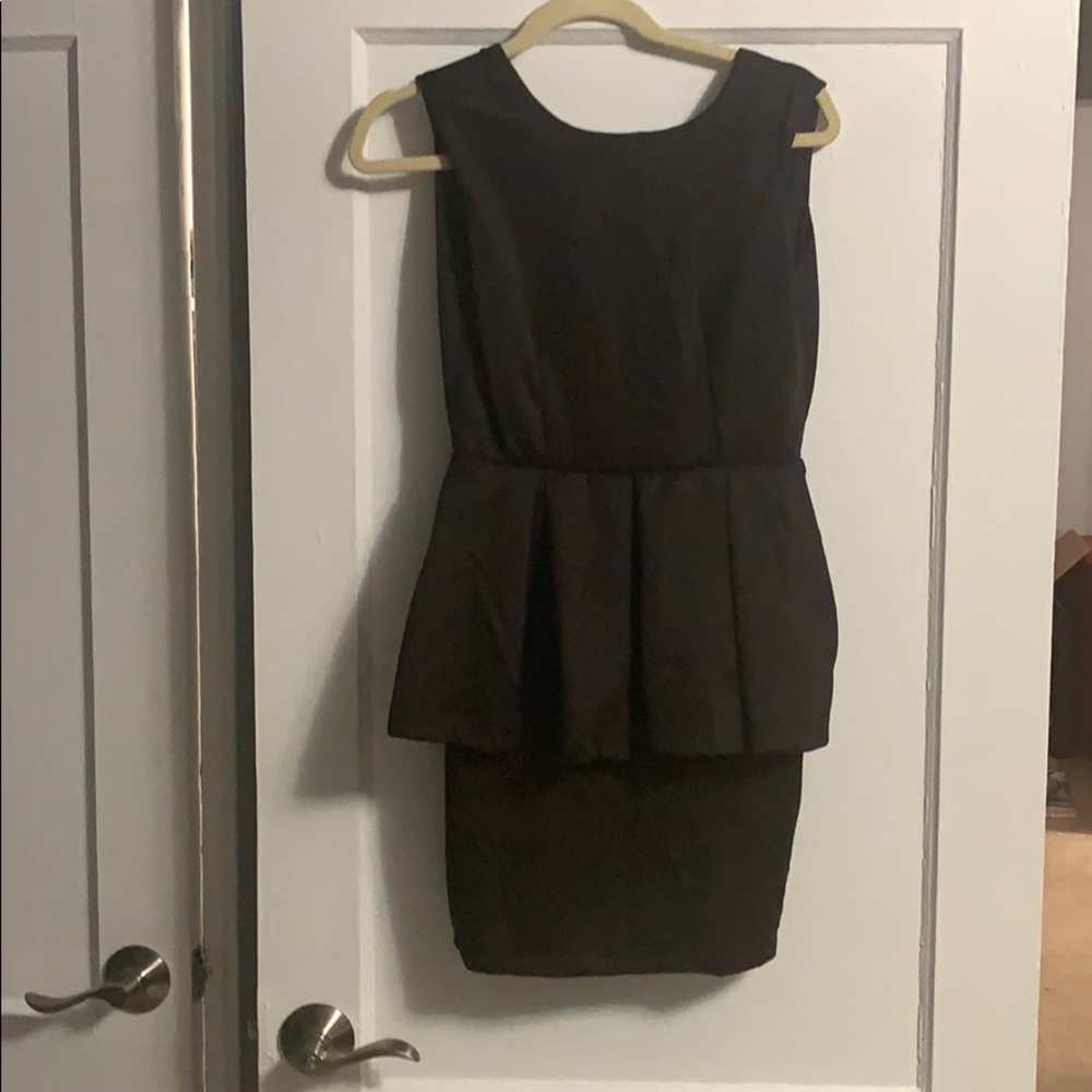 Medium peplum dress 🌺